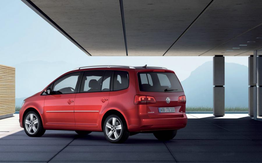  Volkswagen Touran 2010 года  (фото 23 из 46)